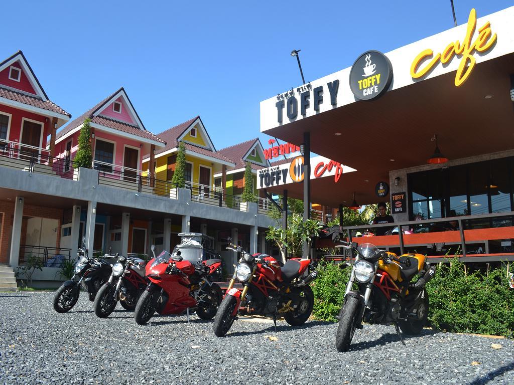 Hotel Toffee House Nakhon Nayok Camera foto