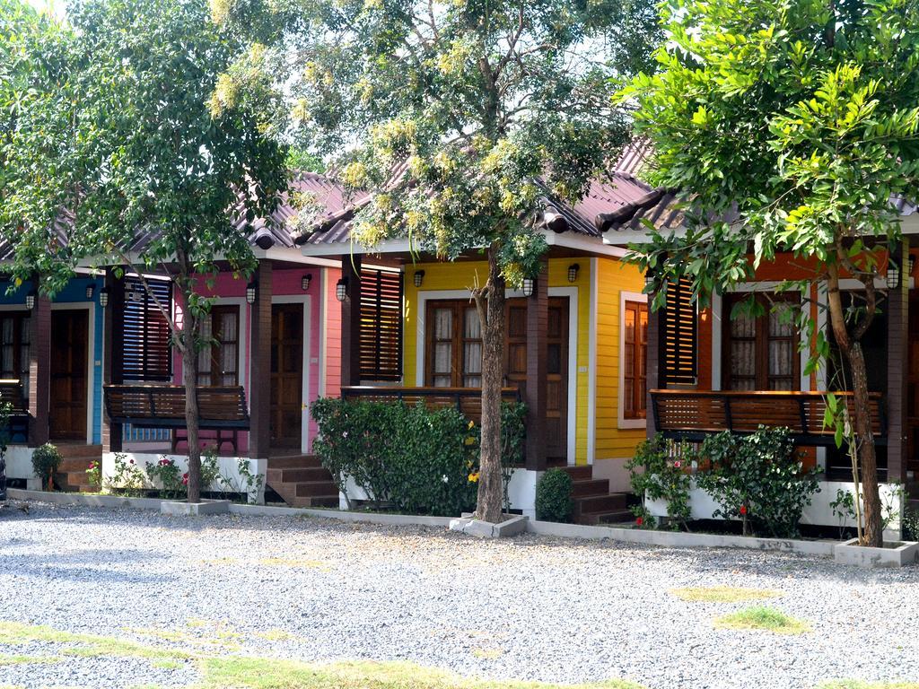 Hotel Toffee House Nakhon Nayok Esterno foto