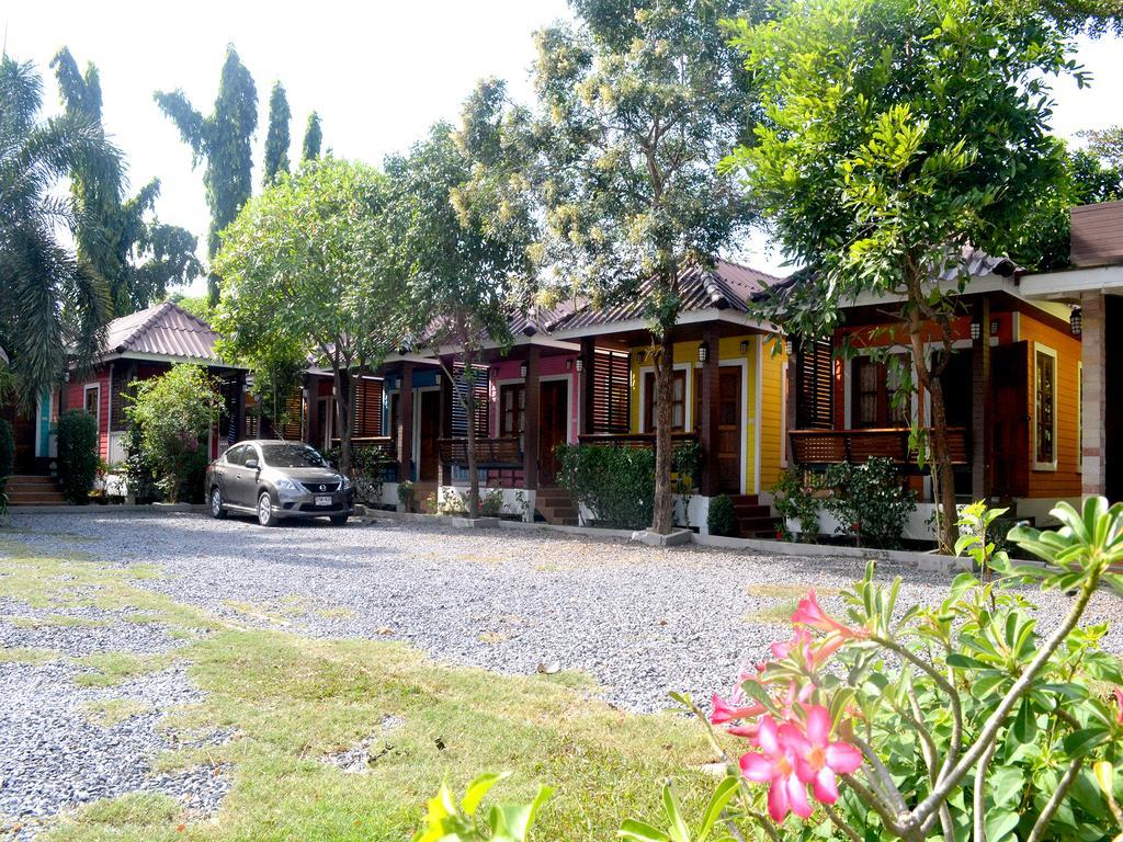 Hotel Toffee House Nakhon Nayok Esterno foto