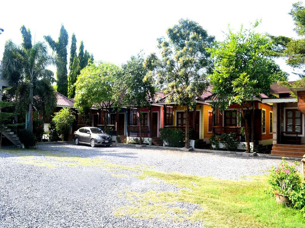Hotel Toffee House Nakhon Nayok Esterno foto