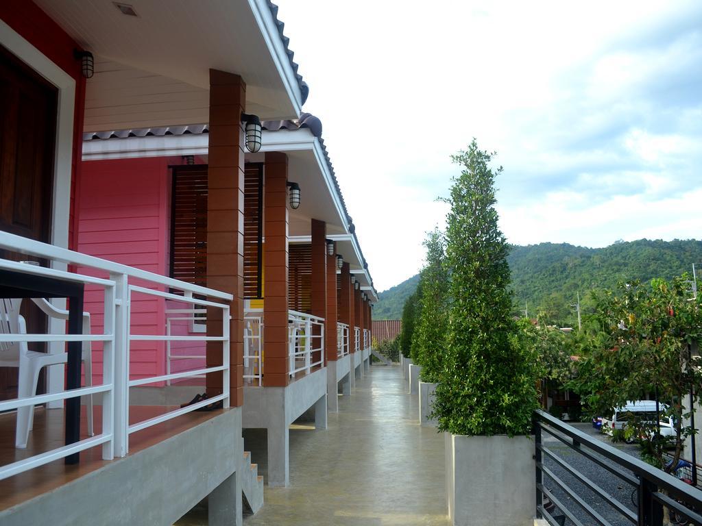 Hotel Toffee House Nakhon Nayok Esterno foto